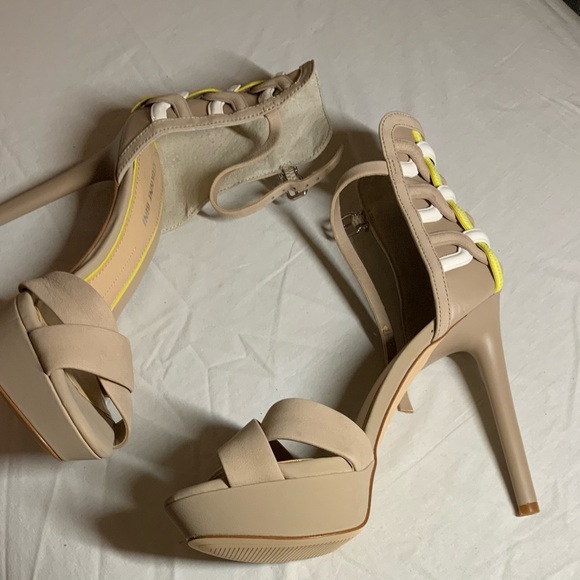 Gianni Bini open toe heels, new without box - Picture 4 of 11